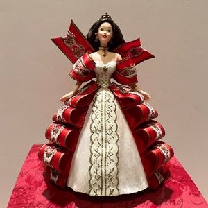 1997 HOLIDAY BARBIE HALLMARK KEEPSAKE COLLECTOR’S SERIES ORNAMENT.